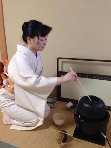お点前をお稽古中